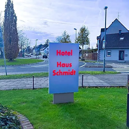 Schmidt Garni Hotel 3*